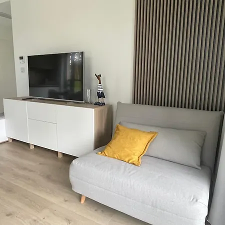 Shellter West Corner 117k