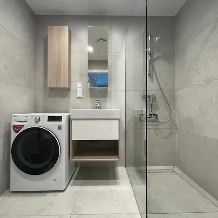 Shellter West Corner 117k * Rogowo (Gryfice)