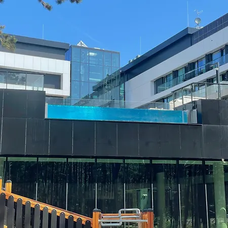 Shellter West Corner 117k Appartamento