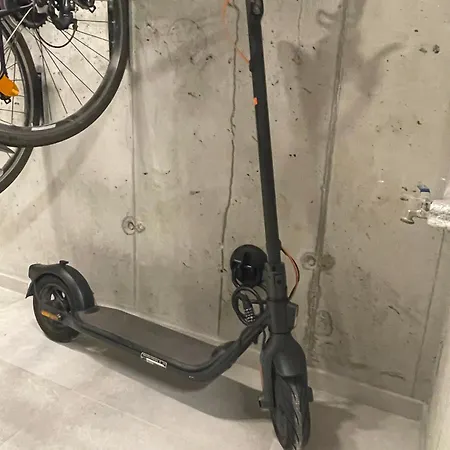 Shellter West Corner 117k 아파트