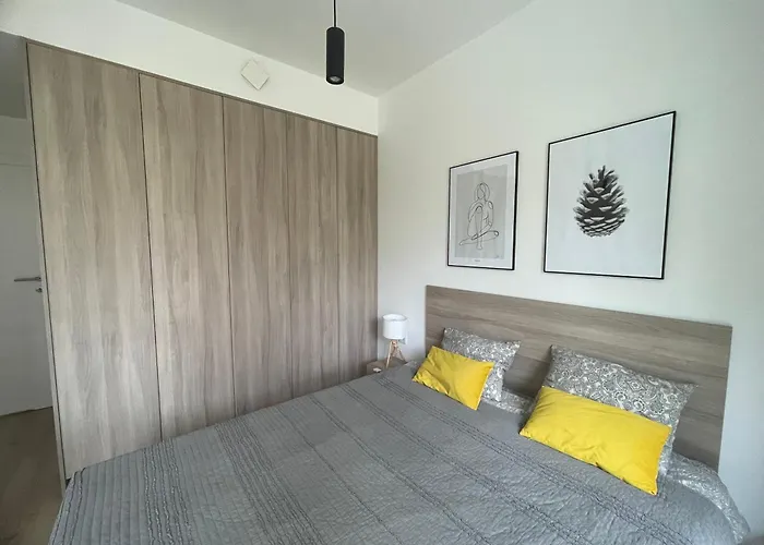 Shellter West Corner 117k Apartment